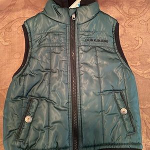 NWOT Hunter green Calvin Klein puffer vest with black hood